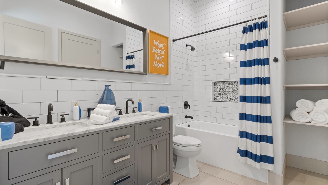 Photo of Bathroom in Coronado Foothills Estates