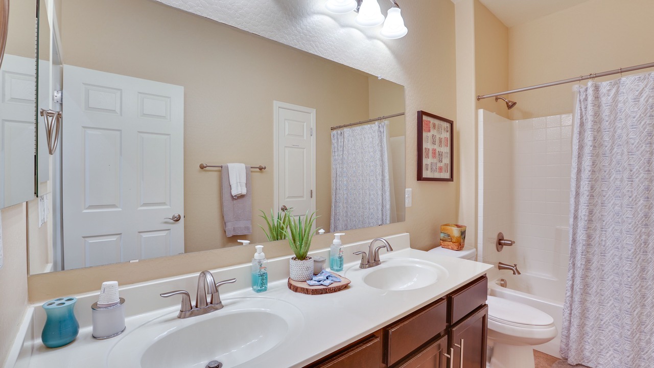 Photo of Bathroom in Montecito in Estrella
