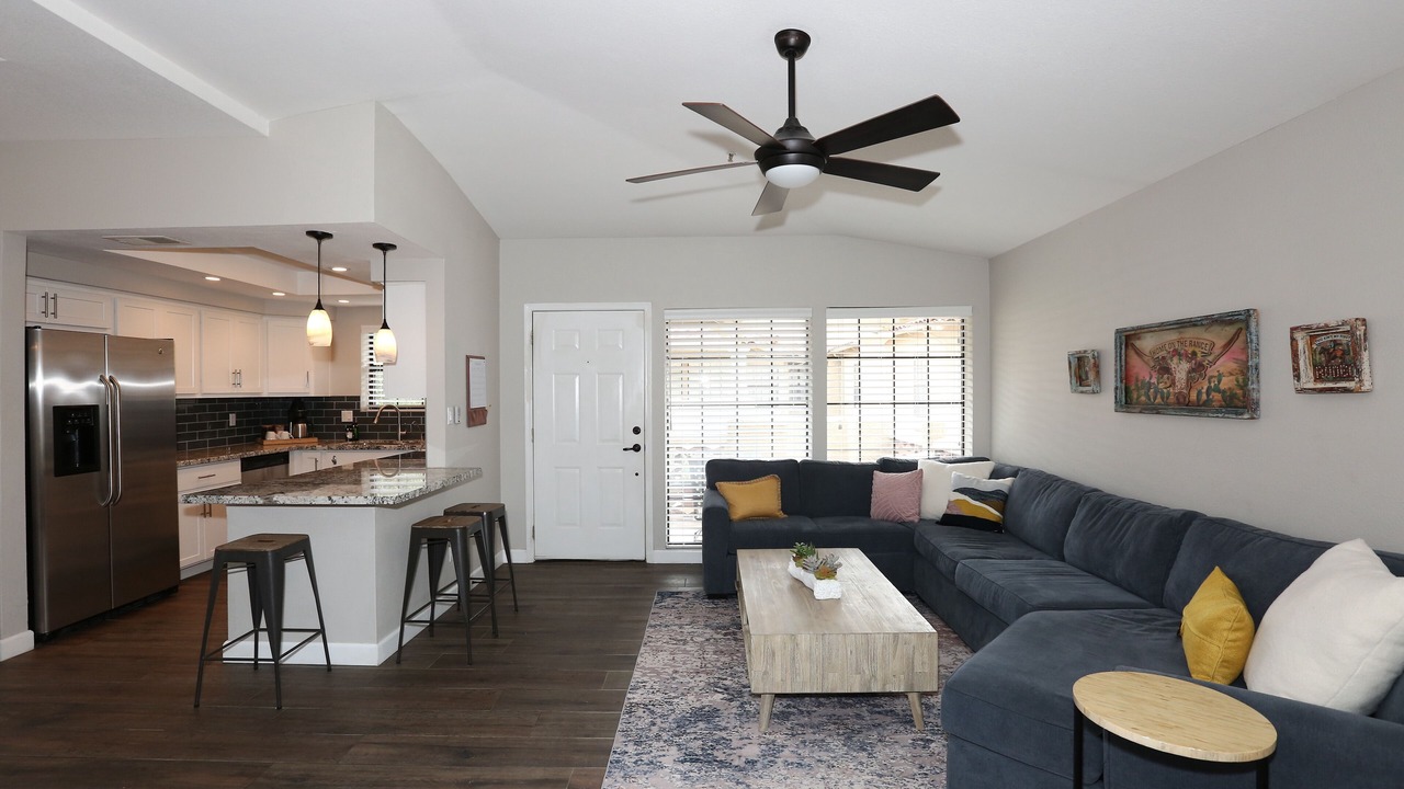 Photo of Livingroom in McCormick Ranch