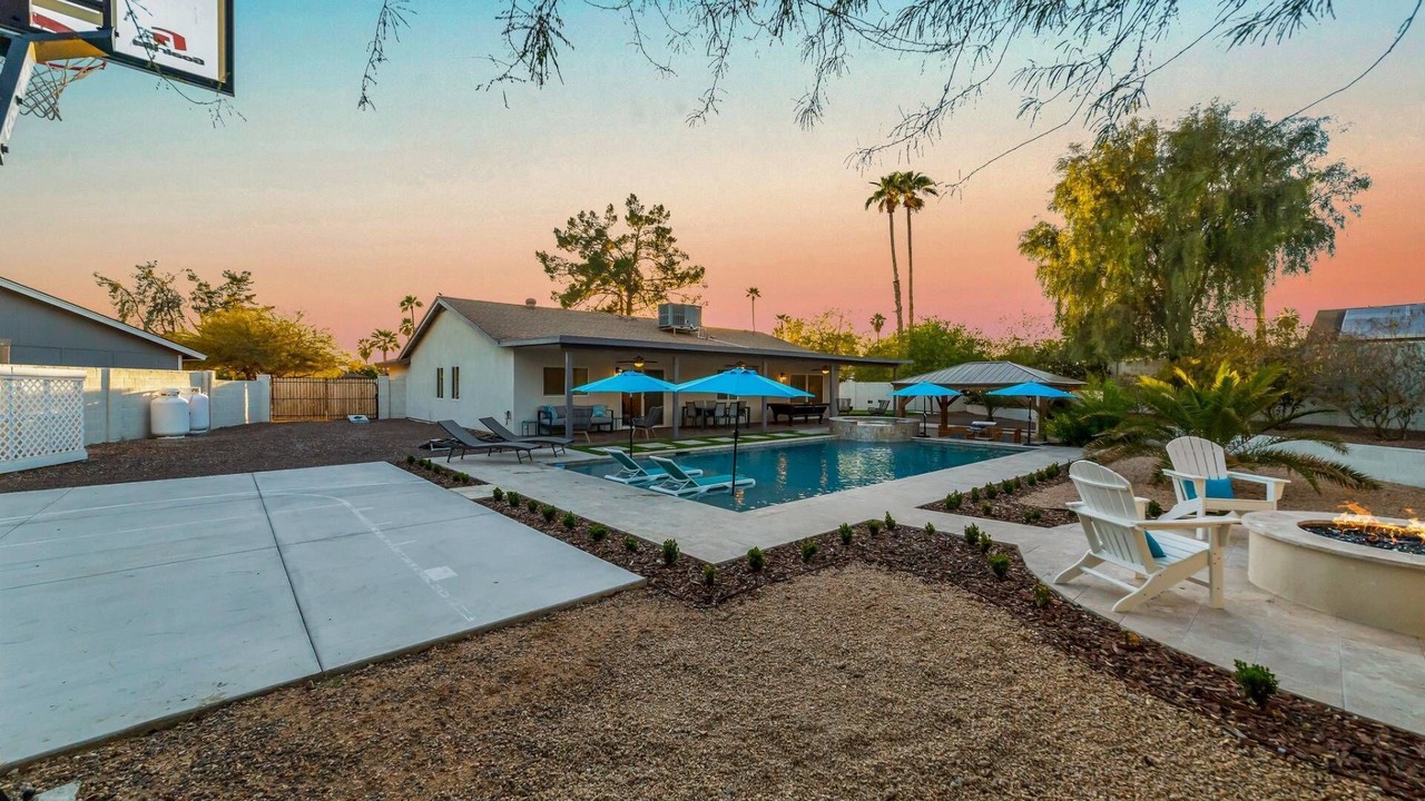 Photo of Outdoor in Paradise Valley Village