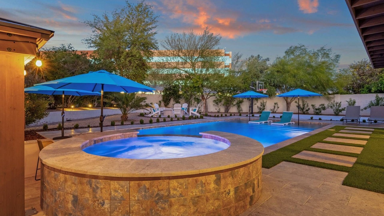 Photo of Outdoor in Paradise Valley Village