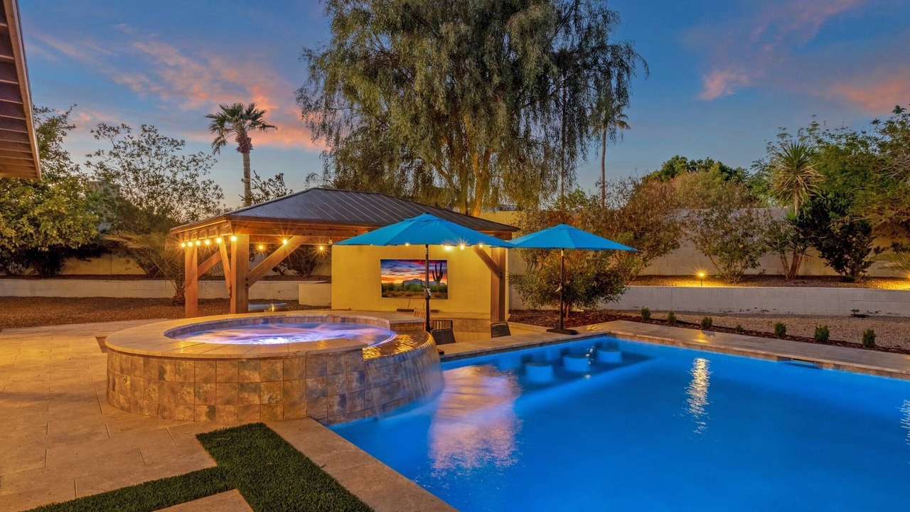 Photo of Outdoor in Paradise Valley Village