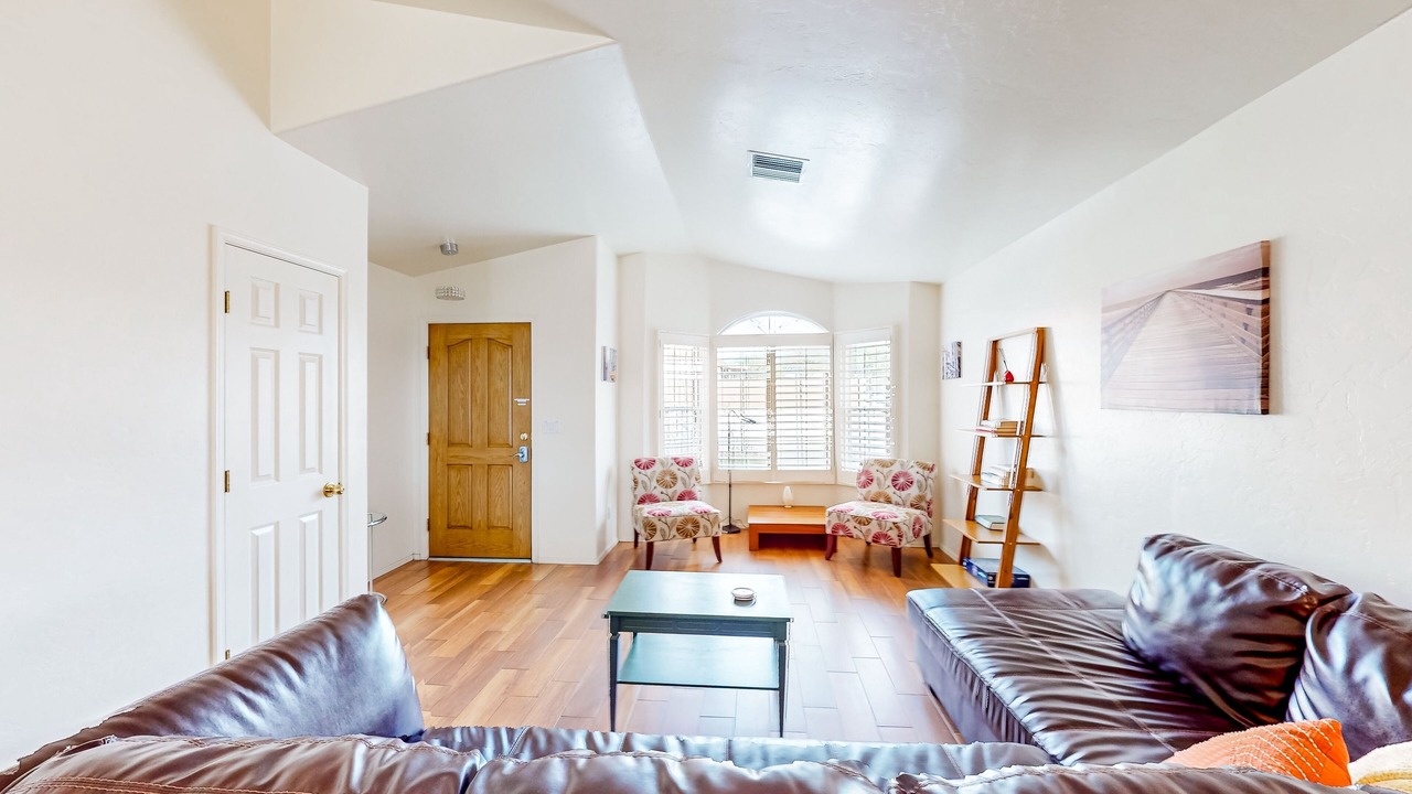 Photo of Livingroom in Oro Valley