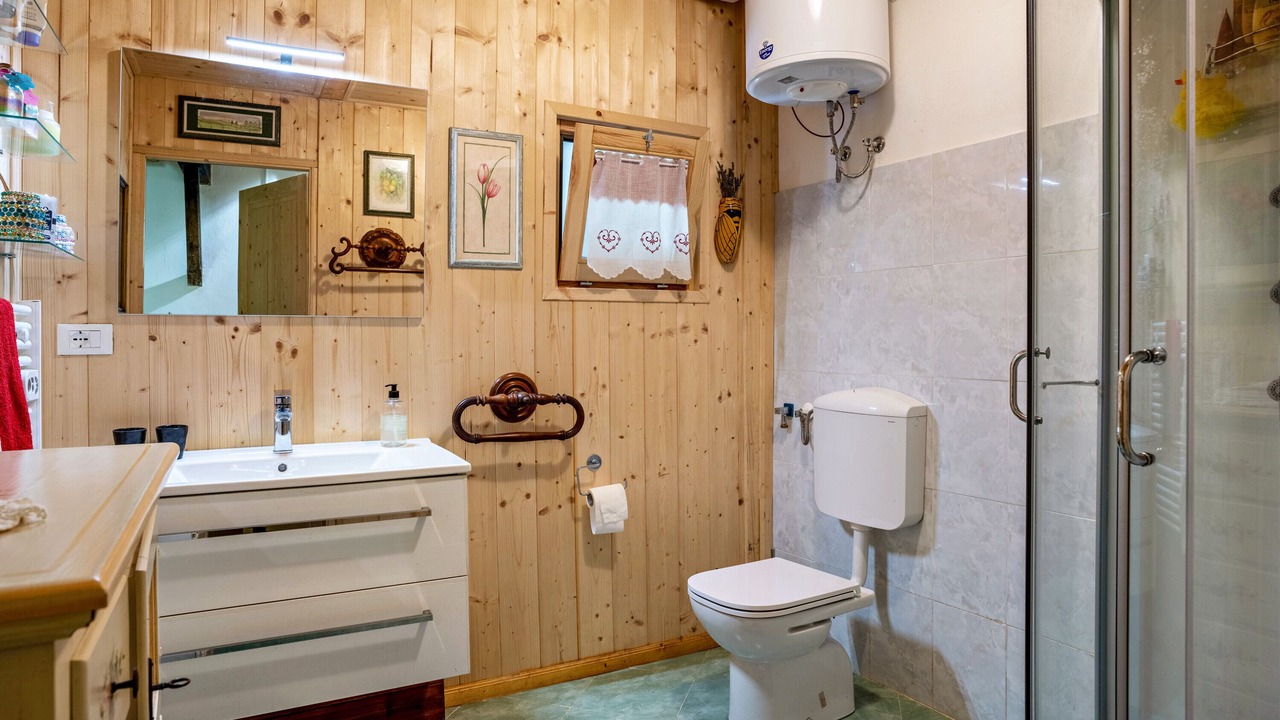 Photo of Bathroom in Conta