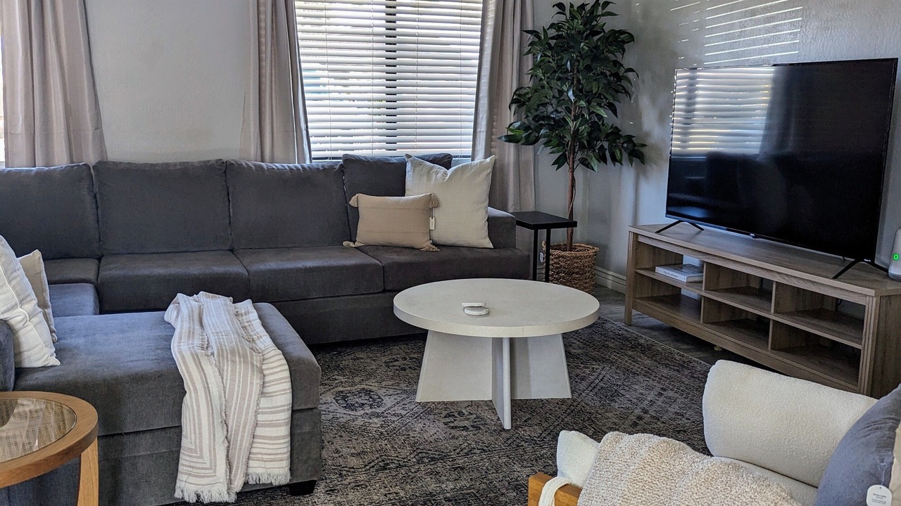 Photo of Livingroom in Paradise Valley Village