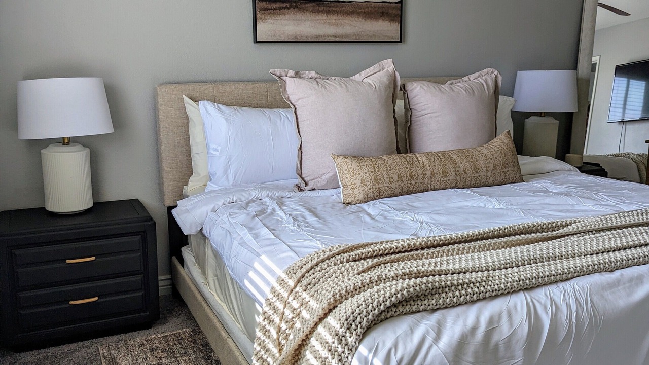 Photo of Bedroom in Paradise Valley Village