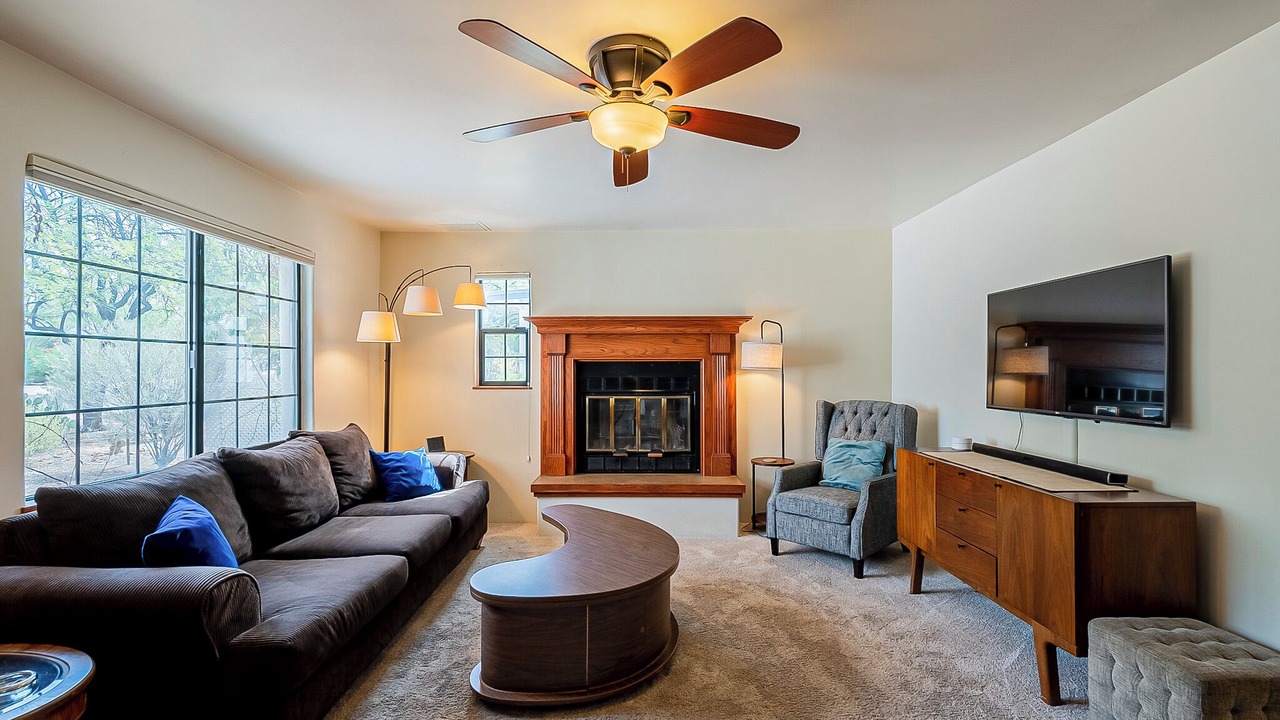 Photo of Livingroom in Blenman-Elm