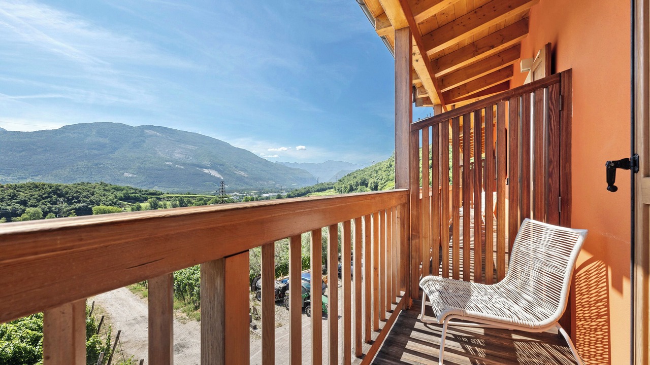 Photo of Outdoor in Isera