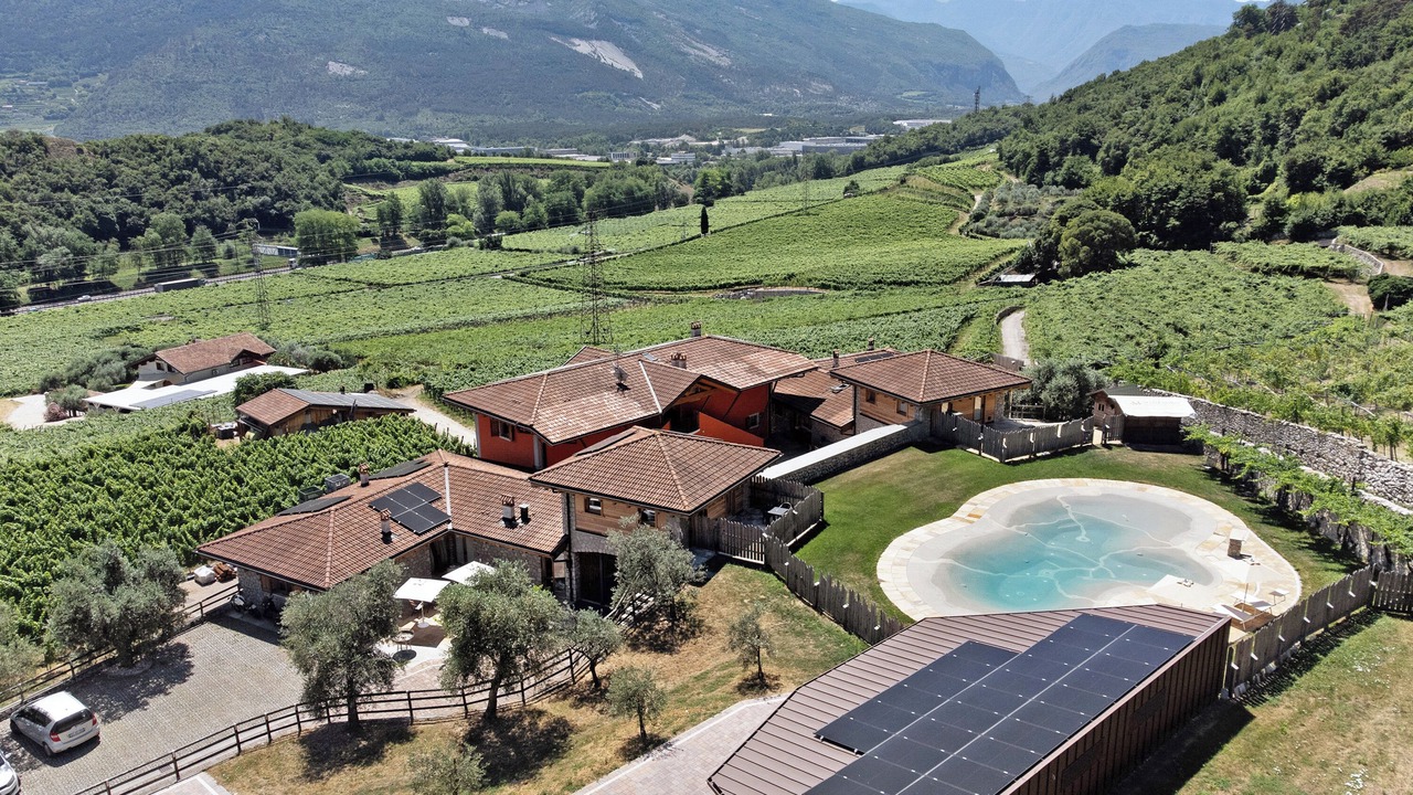 Photo of Outdoor in Isera