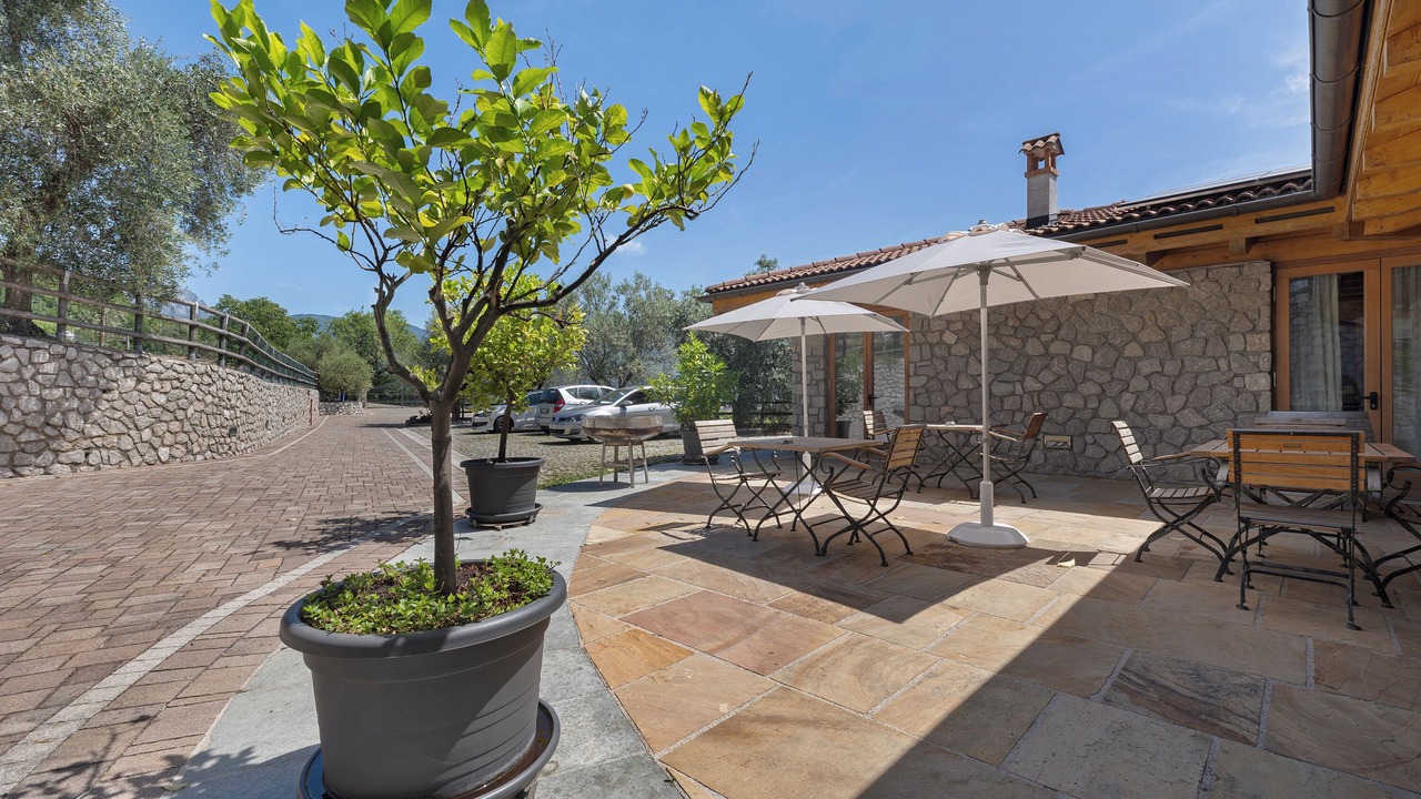 Photo of Outdoor in Isera