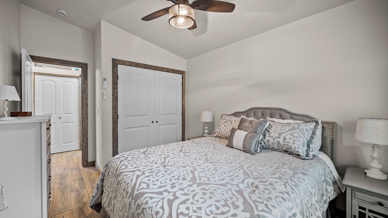 Photo of Bedroom in Mammoth Creek