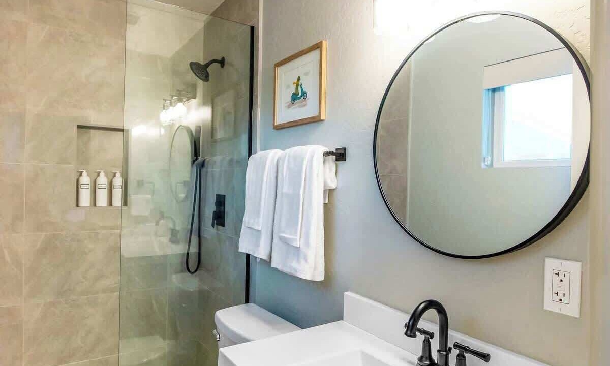 Photo of Bathroom in New Papago Parkway