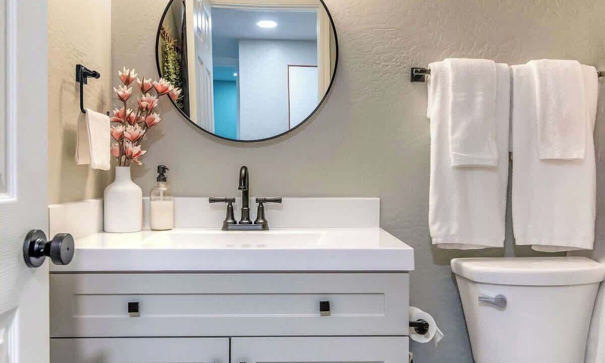 Photo of Bathroom in New Papago Parkway