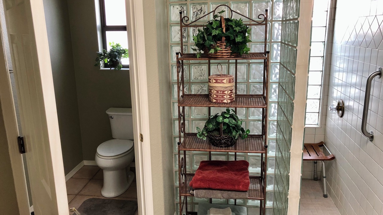 Photo of Bathroom in Green Valley
