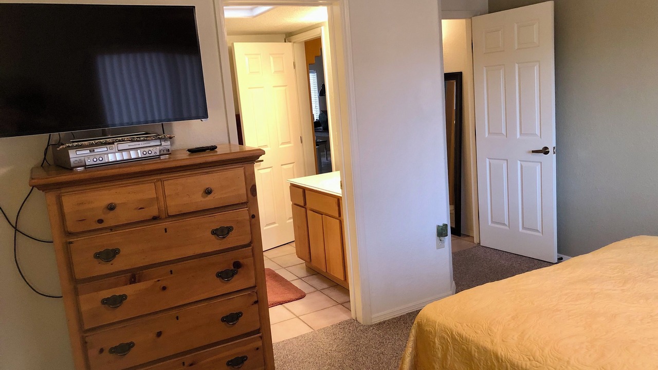 Photo of Bedroom in Green Valley