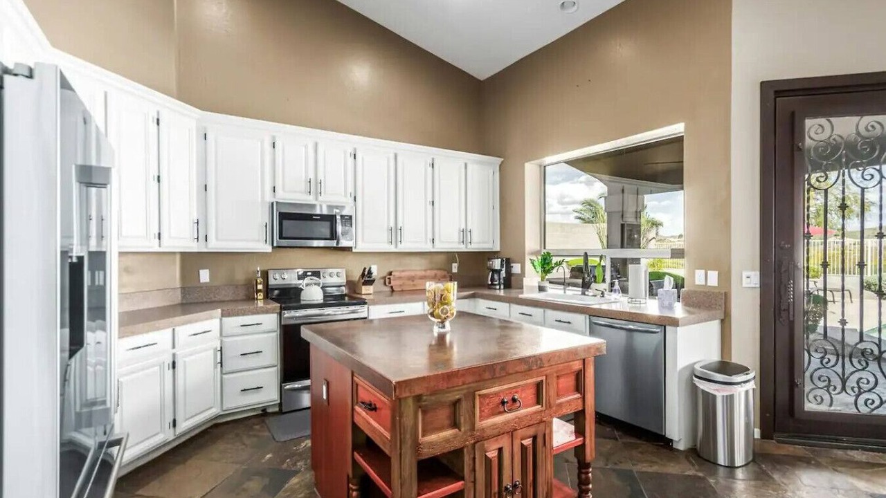 Photo of Kitchen in Foothills Club West