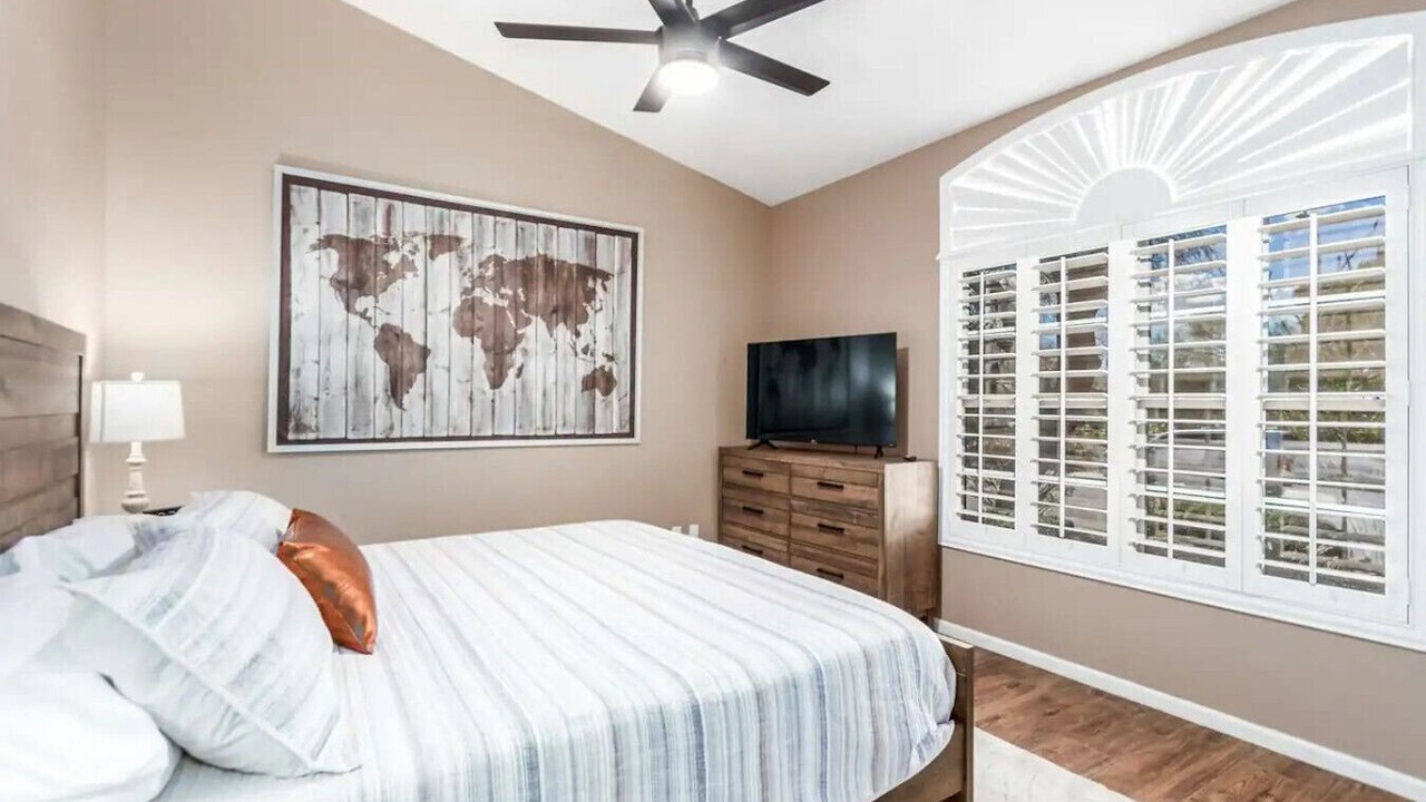 Photo of Bedroom in Foothills Club West