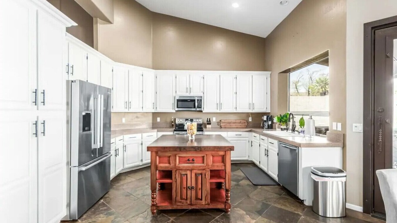 Photo of Kitchen in Foothills Club West