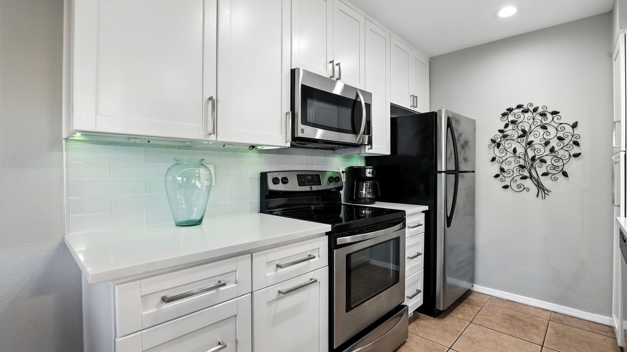Photo of Kitchen in Scottsdale Estates Six