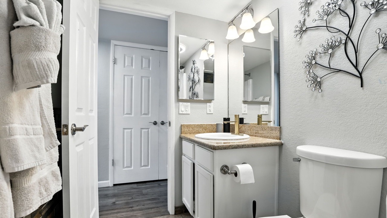 Photo of Bathroom in Scottsdale Estates Six