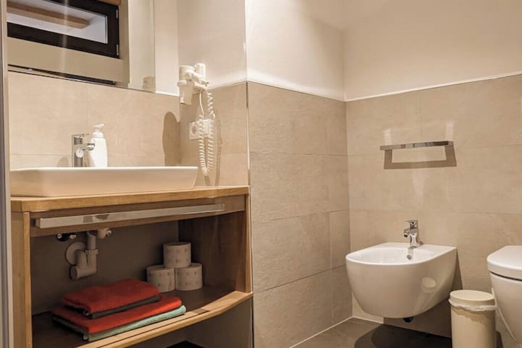 Photo of Bathroom in Cortina Sulla Strada del Vino