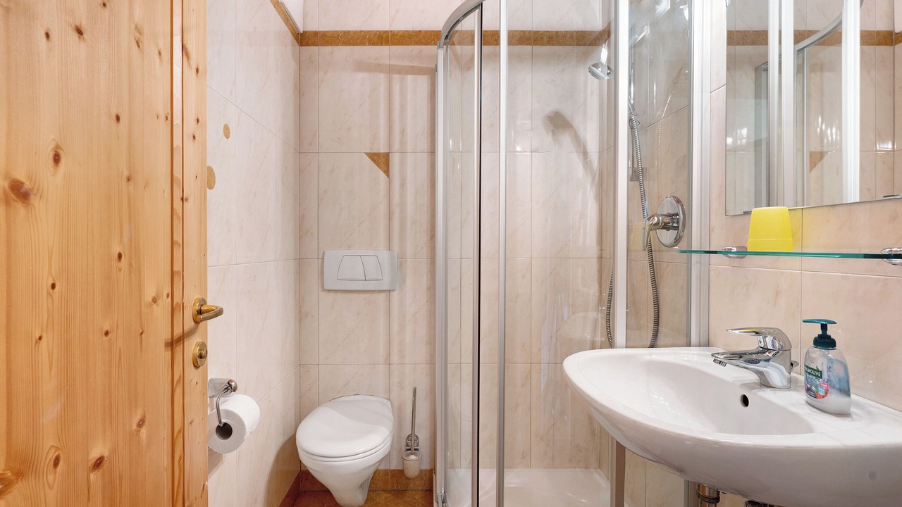 Photo of Bathroom in Molten
