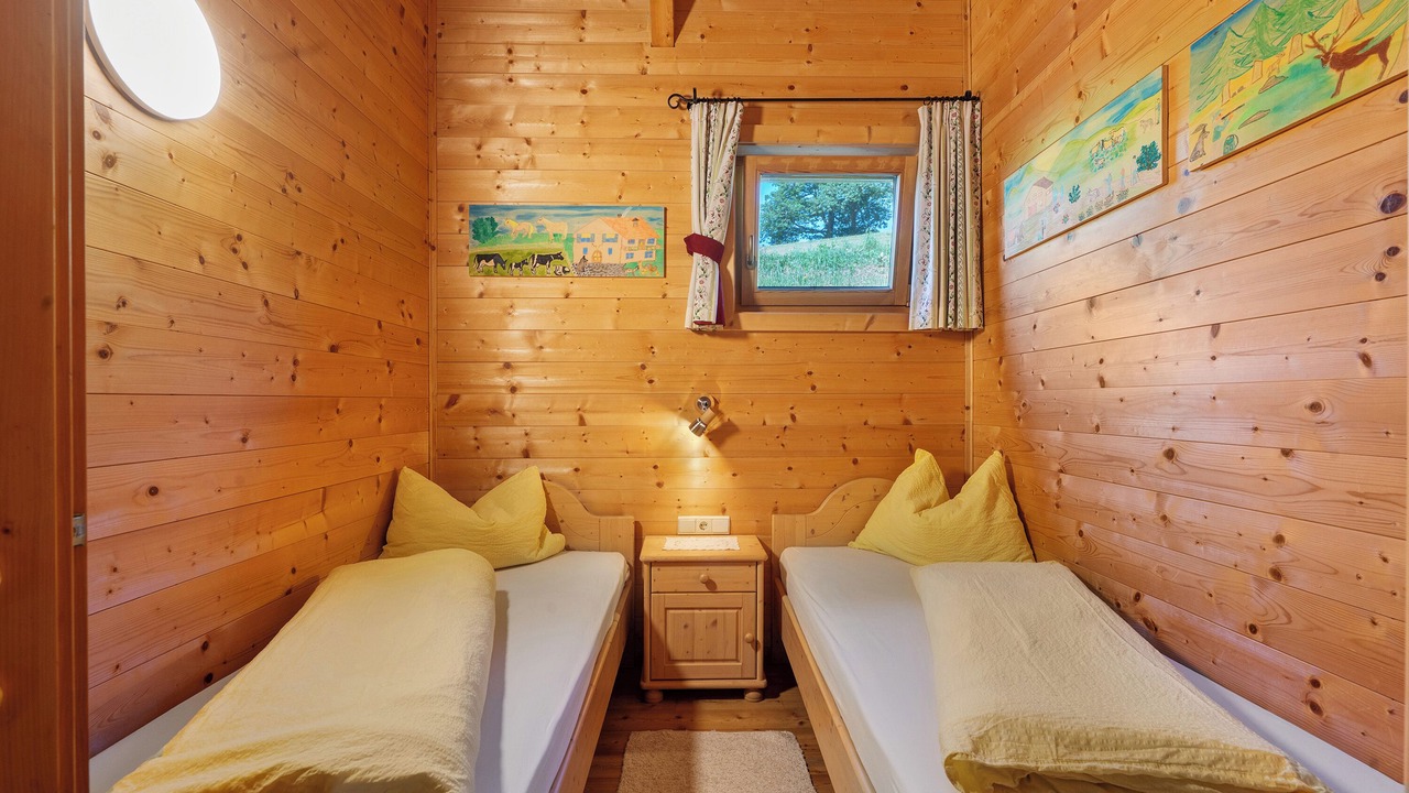 Photo of Bedroom in Molten