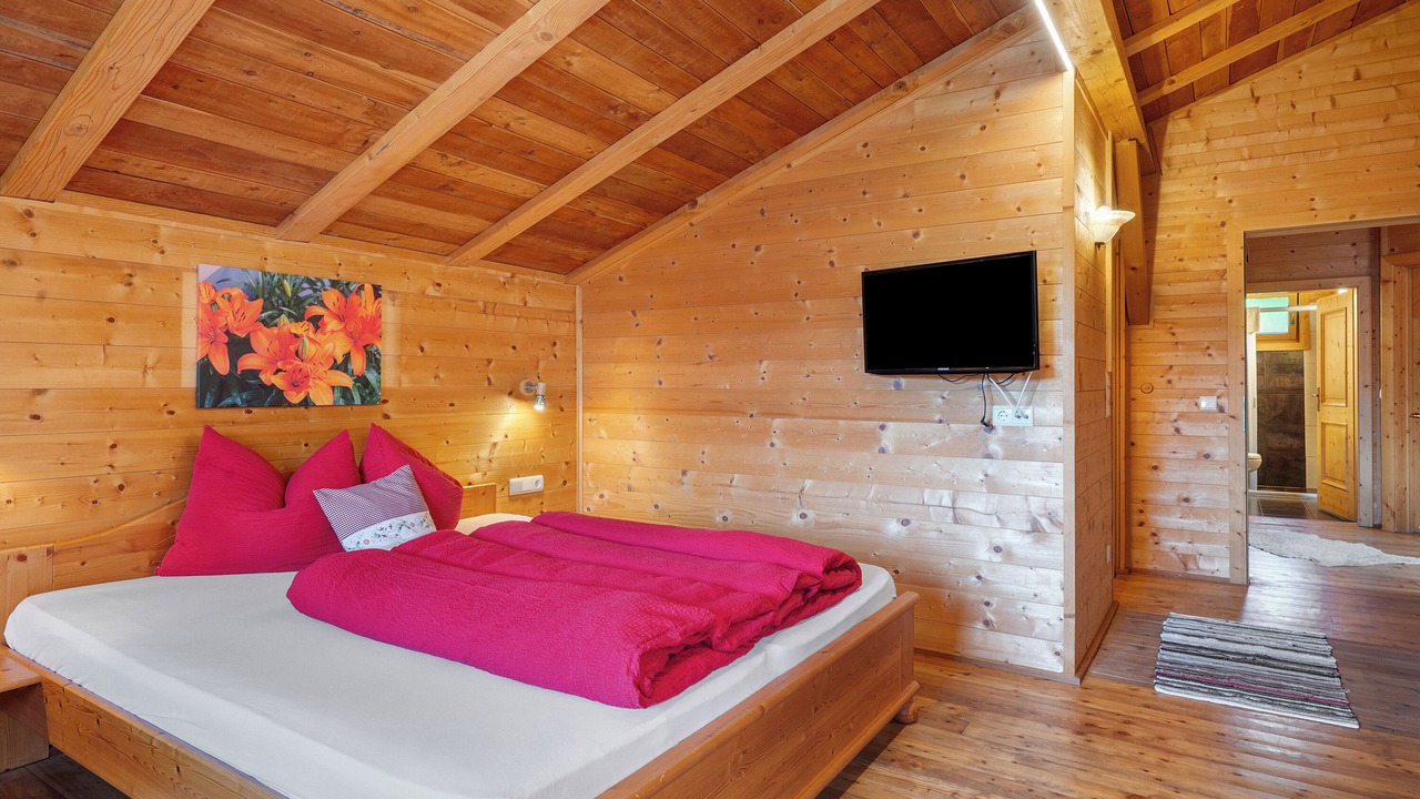 Photo of Bedroom in Molten