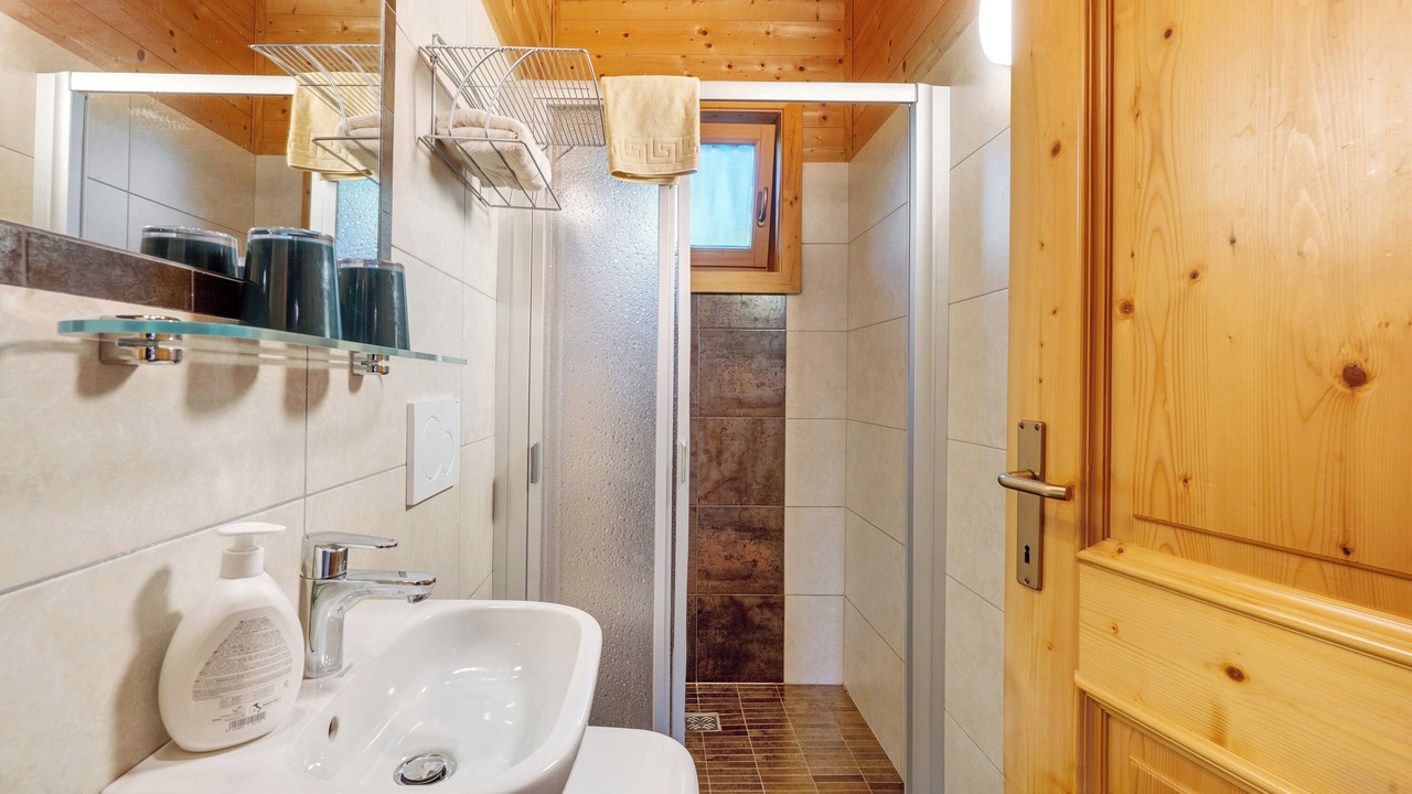 Photo of Bathroom in Molten