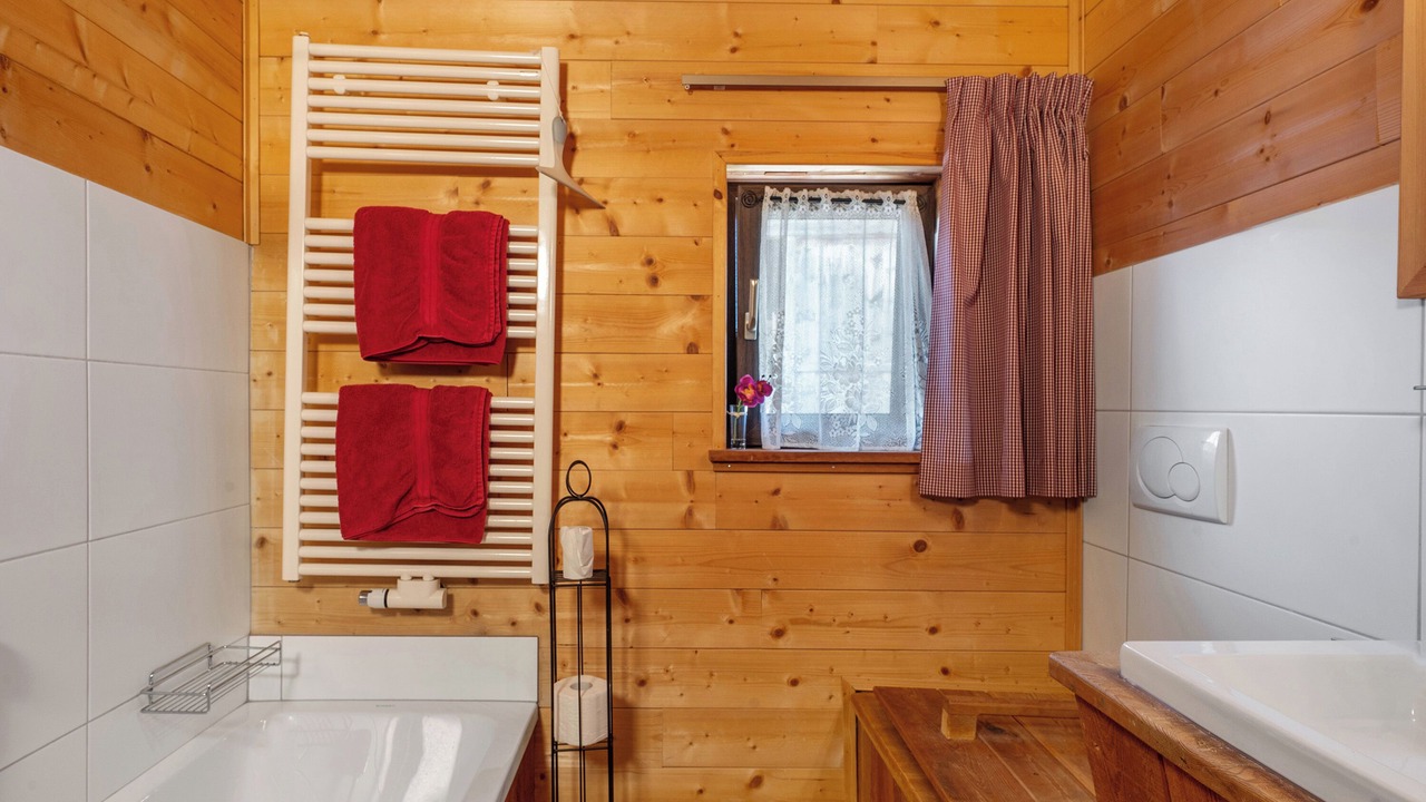 Photo of Bathroom in Molten