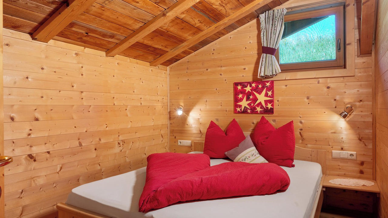 Photo of Bedroom in Molten