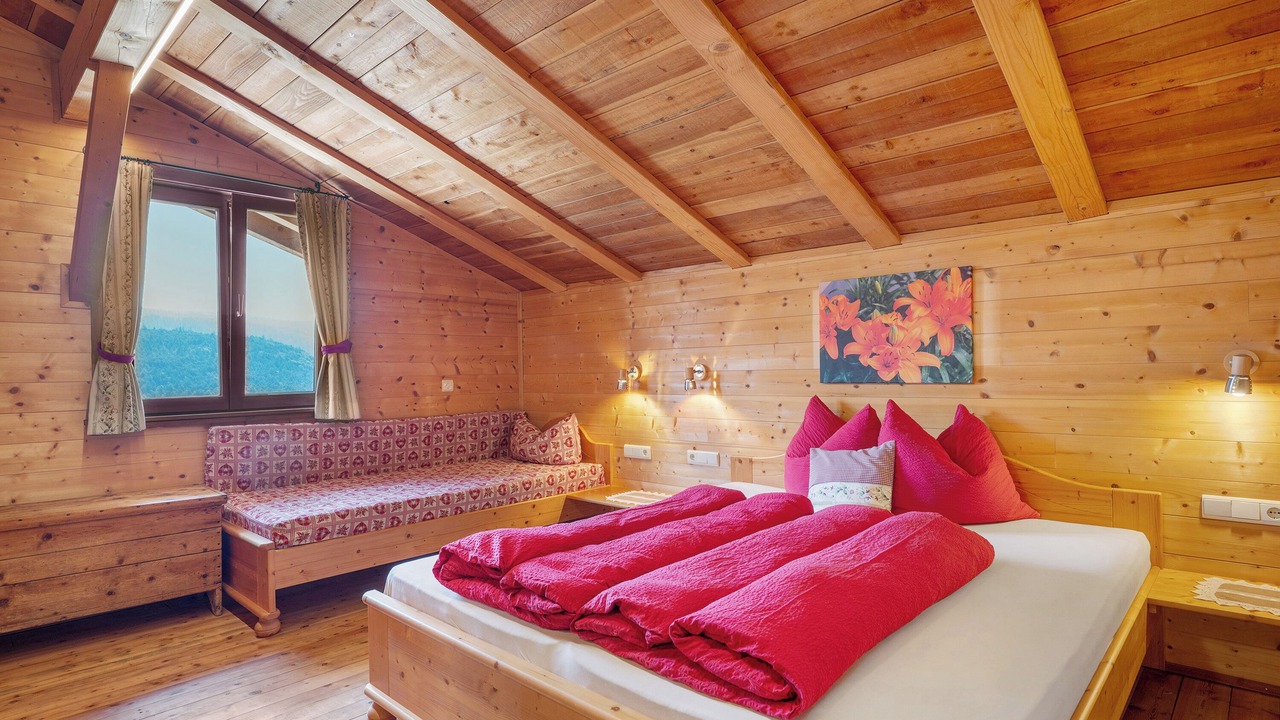 Photo of Bedroom in Molten