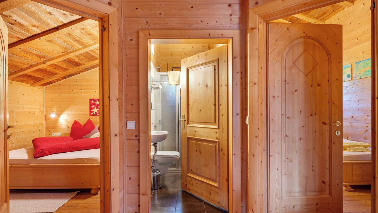 Photo of Bedroom in Molten