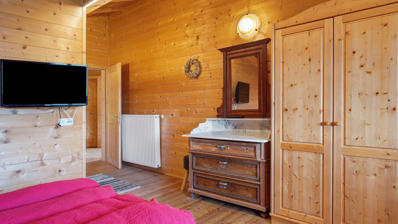 Photo of Bedroom in Molten