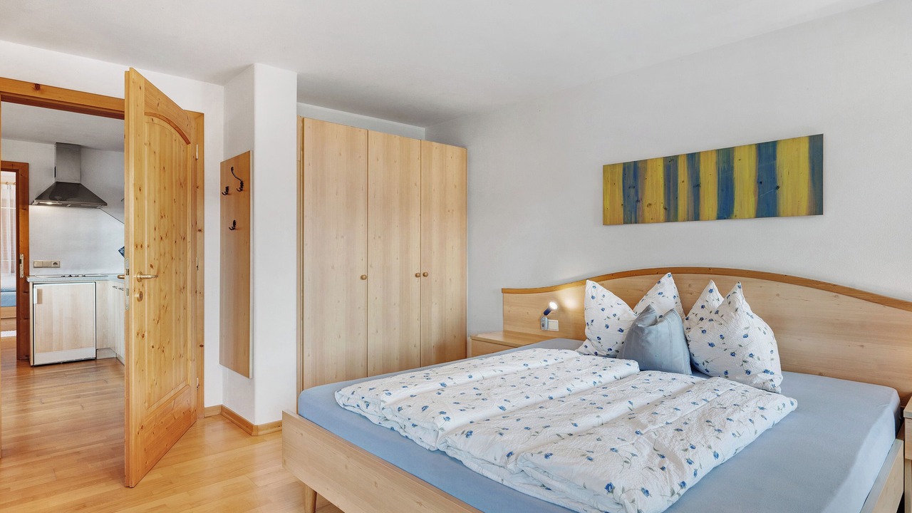 Photo of Bedroom in Molten