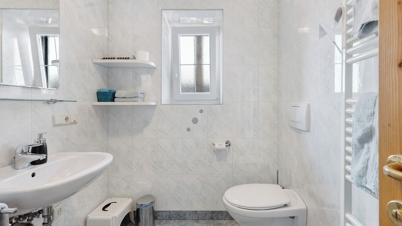 Photo of Bathroom in Molten