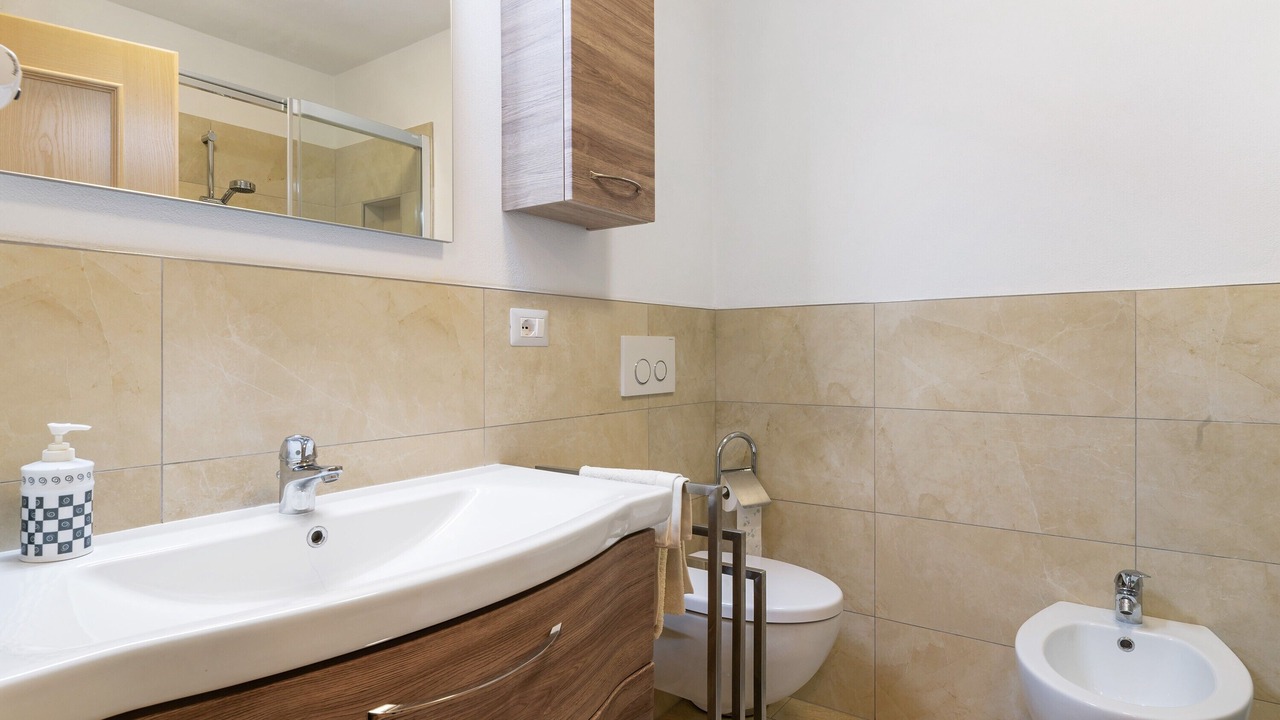 Photo of Bathroom in Lajen