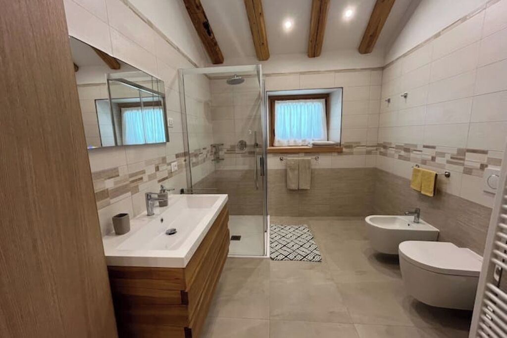 Photo of Bathroom in Strembo