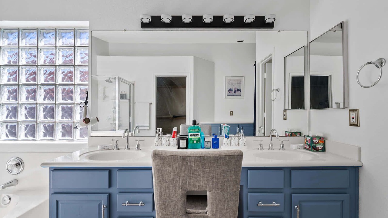 Photo of Bathroom in Arizona Skyline Community