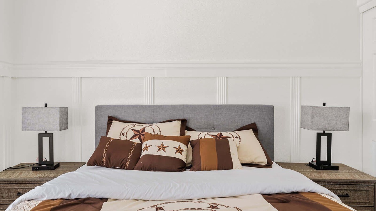 Photo of Bedroom in Arizona Skyline Community