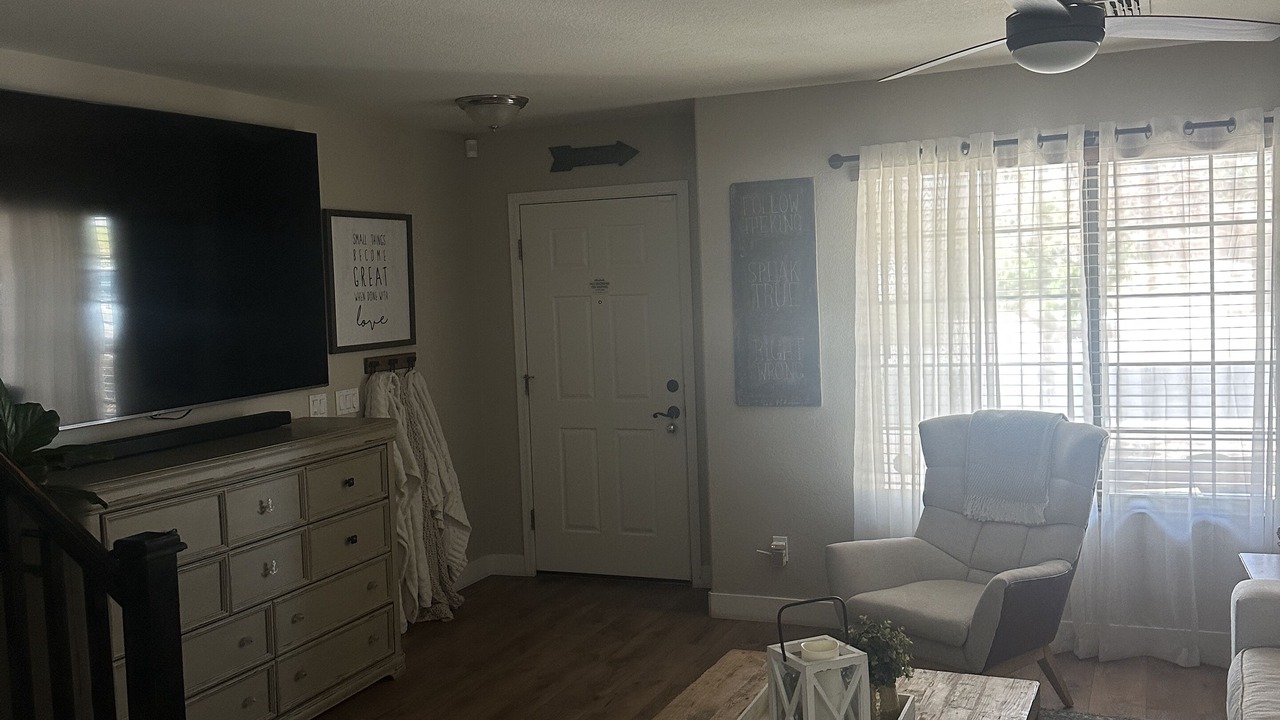 Photo of Livingroom in Dysart Ranch