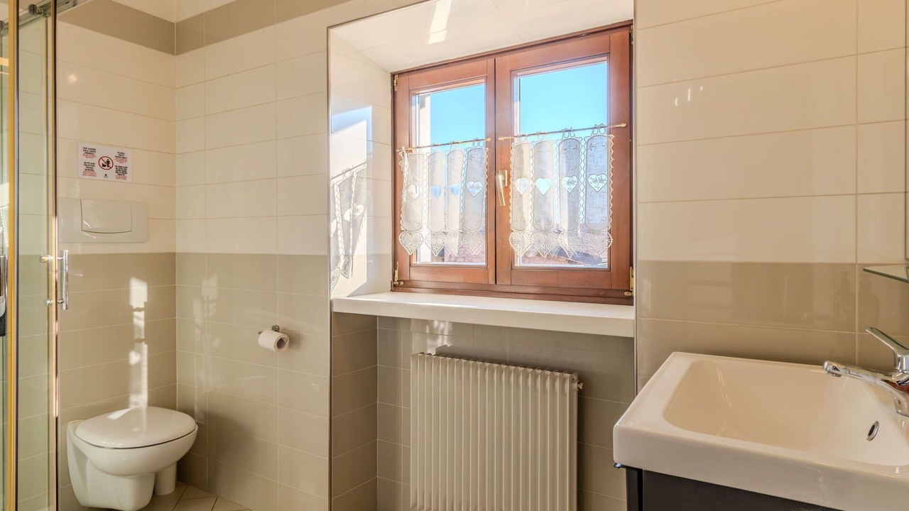 Photo of Bathroom in Arco