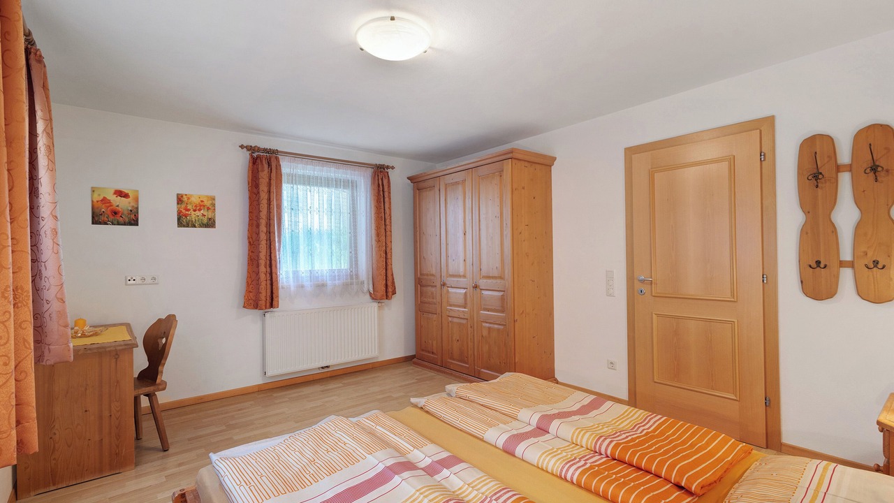 Photo of Bedroom in Racines