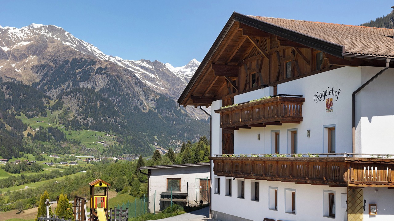 Photo of Outdoor in Racines