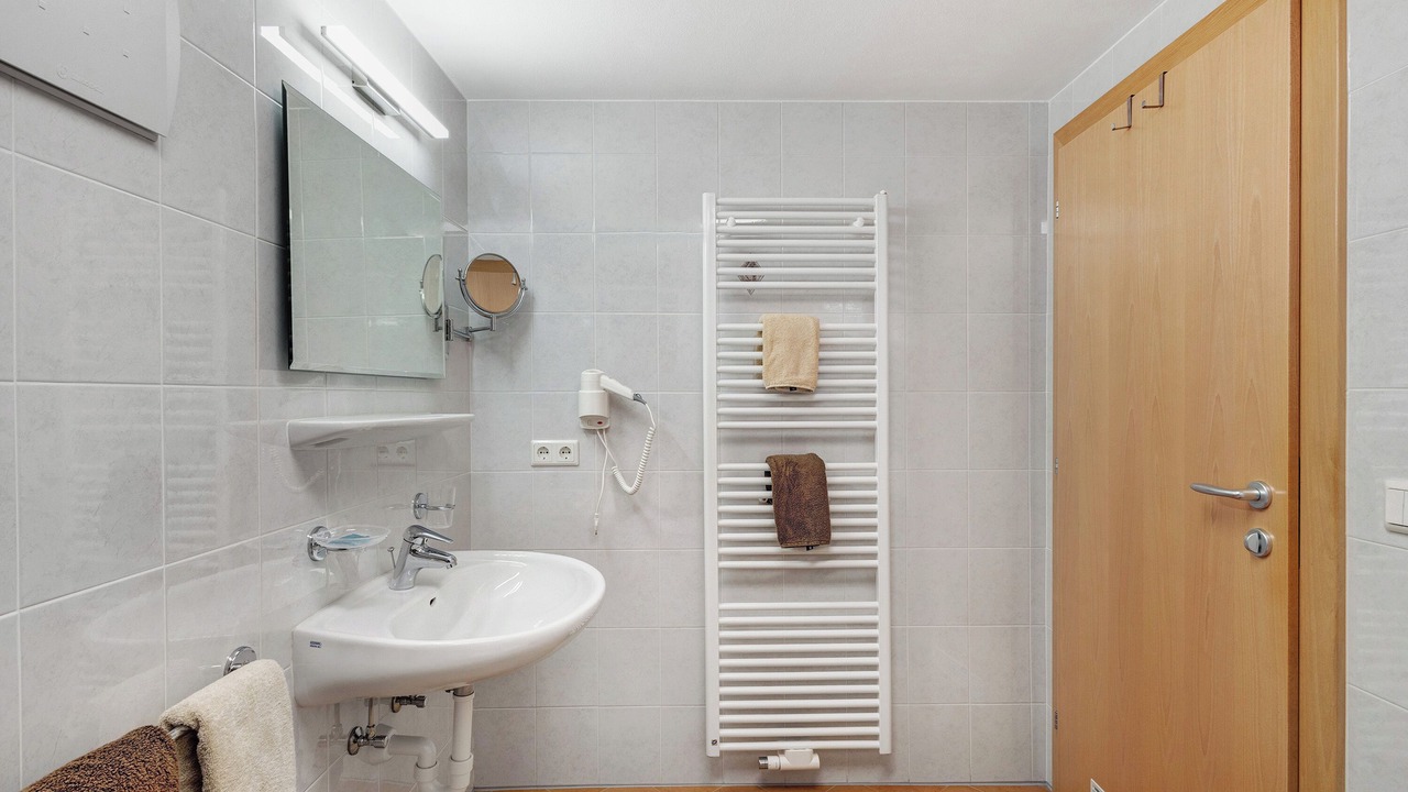 Photo of Bathroom in Racines