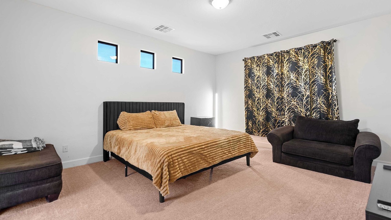 Photo of Bedroom in Palm Valley