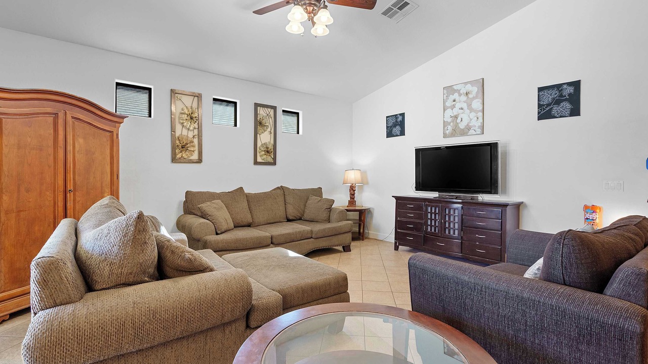 Photo of Livingroom in Palm Valley