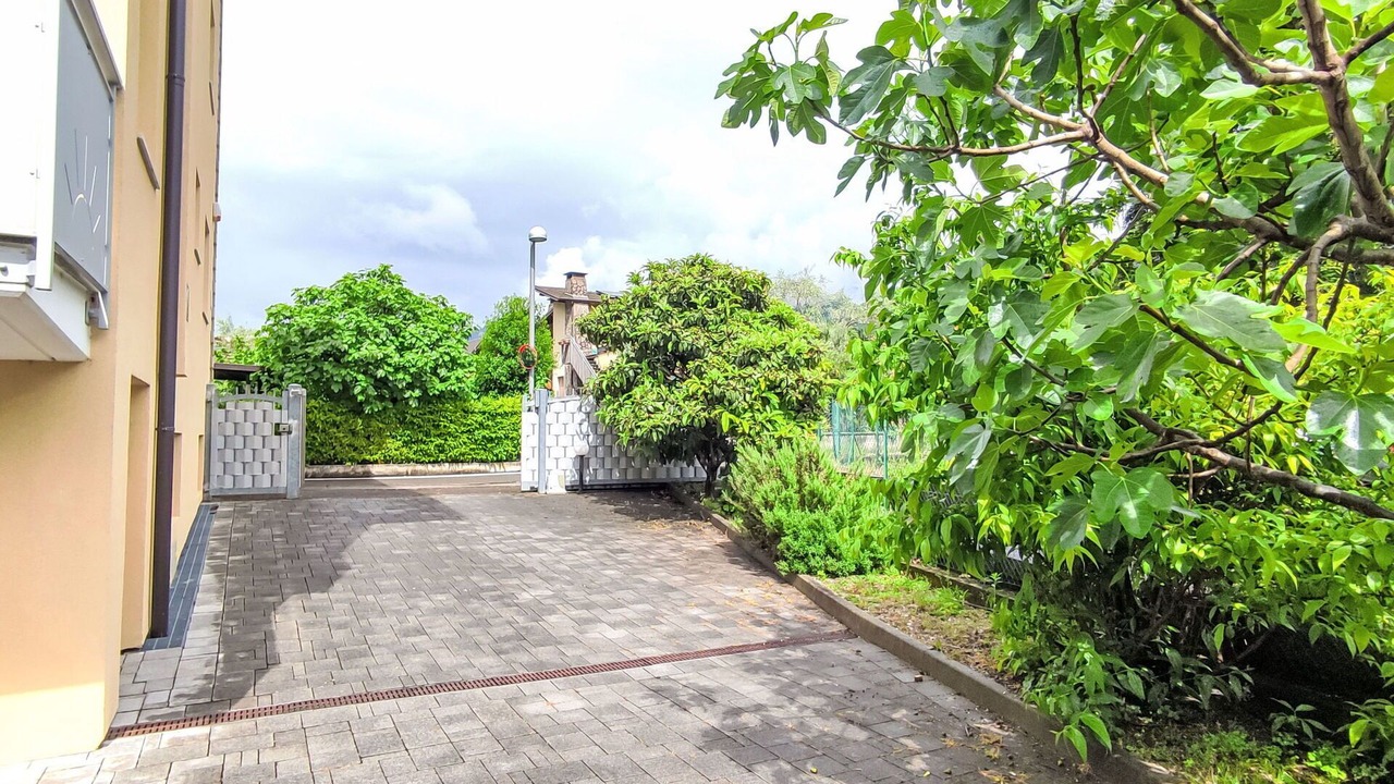 Photo of Outdoor in Dro