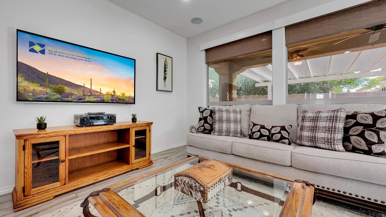 Photo of Livingroom in Encanterra