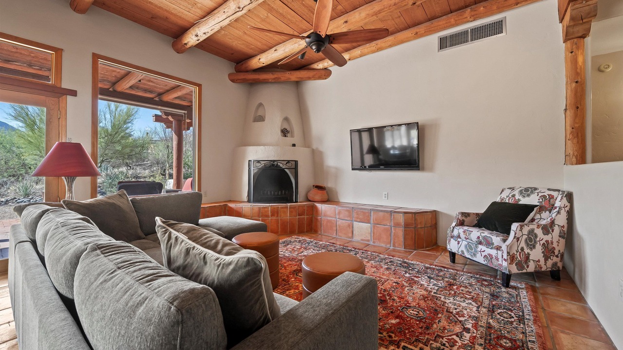 Photo of Livingroom in Oro Valley